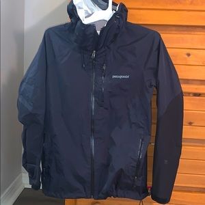 Patagonia Ladies Rain Jacket size L